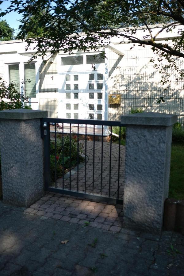 Ruhiges Haus Mit Privatem Garten Halstenbek Extérieur photo